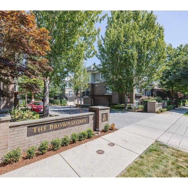 Brownstones Townhouse in South Surrey