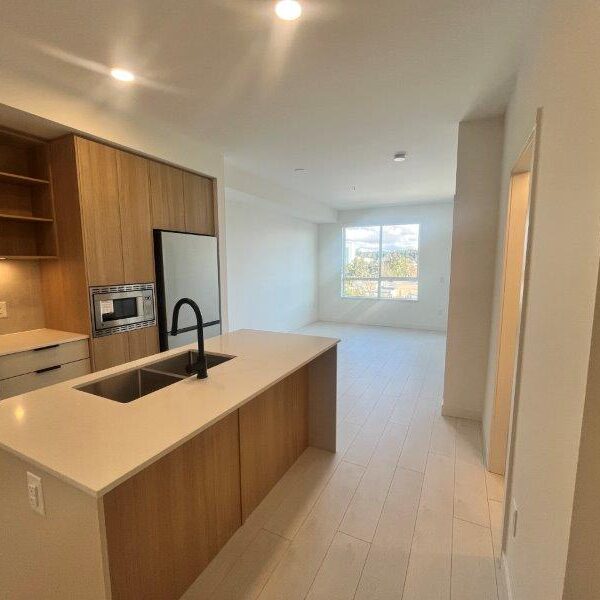 Brand New One Bedroom and Den in Convenient Surrey Close to Skytrain