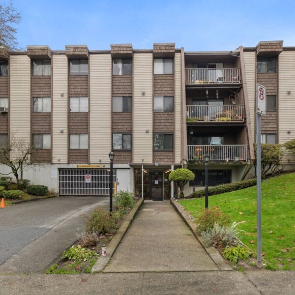 Great Burnaby Location! Bright One Bedroom One Bath Near Lougheed Station